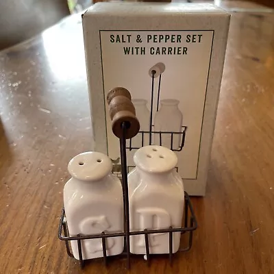 Cracker Barrel Milk Bottle Salt And Pepper Shaker Set With Wire Carrier Farm • £18.52