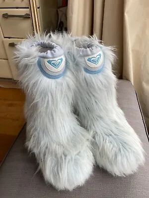 Y2k Roxy Quicksilver - Baby Blue Yeti Snow Boots - Size 6 Faux Fur • £115