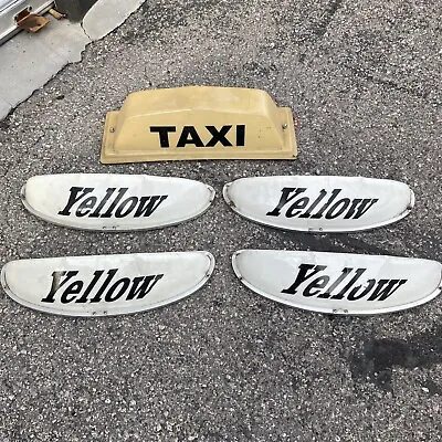 $399.99 • Buy Vintage Yellow Taxi Cab Light Up Roof Lighted Display Signs Lot Of 5 - LAS VEGAS