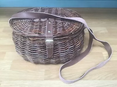 VINTAGE WICKER FISHING / GAME HUNTING BASKET CREEL  12 By 8.5 By 7 Inches • $31.58