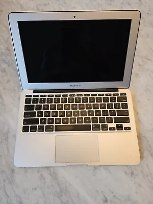 Apple MacBook Air A1370 11.6 Inch Laptop - MD214LLA (July 2011) --- NO CHRGR • $200