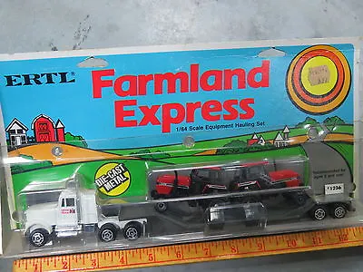 $34.95 • Buy Vintage CASE IH International 2594 Tractor And SEMI TRUCK Hauling Set 1/64 Neat!