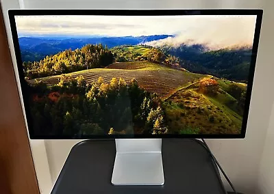 Apple Studio Display 2022 27 Inch 60Hz 5K Retina - NEW • £1510