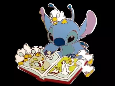 Fantasy Pin - Disney Stitch With Comic Book Reading To The Little Duckling Ducks • $12.95