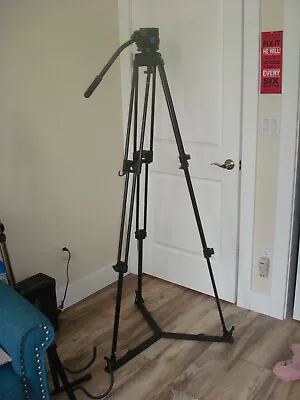 $295 • Buy Vinten Tripod Pro130 Fluid Head,  3774-3 Two Stage Legs 3313 Floor Spreader