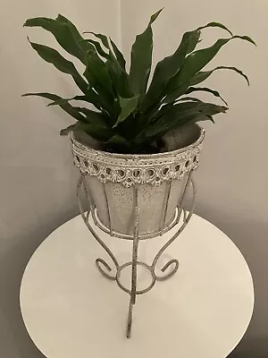SHABBY CHIC RUSTIC LOOK METAL INDOOR PLANT HOLDER  (Plant NOT Included) • £4.99