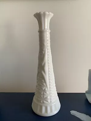 Vintage Anchor Hocking Milk Glass Bud Vase Stars And Bars 9” Tall • $7.99