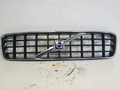 Volvo XC90 OEM Front Hood Grille Chrome Assembly Eggcrate Style 2003-214 8620641 • $72.27