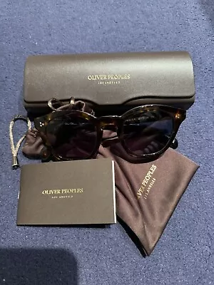 Oliver Peoples OV5382SU • £100