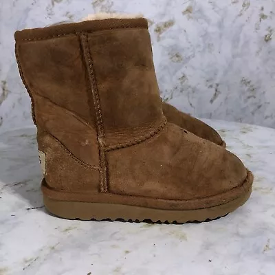 UGG Classic Short Toddler Girls Sz 9 Shoes Brown Suede Shear Lined Comfort Boots • $10