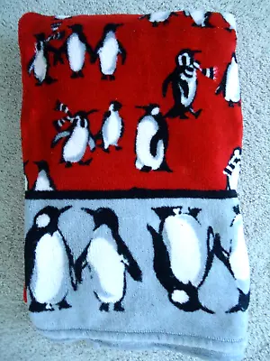 Vera Bradley Playful Penguin Blanket Red • $14.99