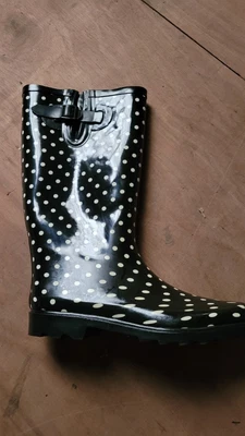 £18 • Buy New Wellies Black White Spot  Print Size 8