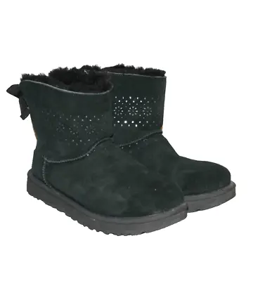 Ugg Australia Dae Sunshine Perf Bailey Bow Black Suede Sheepskin Boots Size 11 • $40