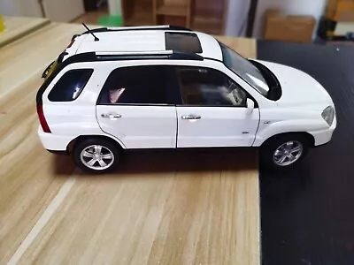 $130 • Buy 1/18 Dealer Edition Kia Sportage Car Die Cast Model White RARE