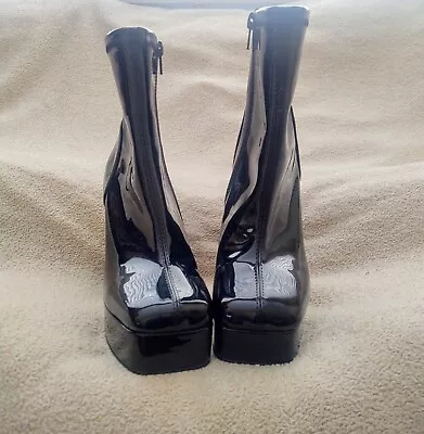 Steve Madden Bianca Glossy Black Platform Zipper Heels Boots Size 7 Medium • $18