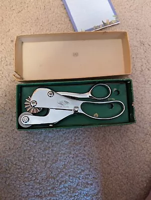 Vintage Royal Brand Whirl-Cut Pinking Shears Continuous Cutting Rolling... • $44.95