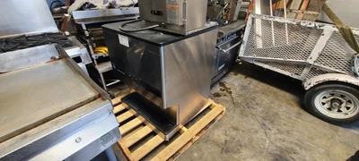 $1000 • Buy Hoshizaki America DM-200B? Ice Dispenser / Water Dispenser. Very Clean 115v 