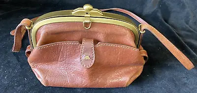 £85 • Buy The Bridge Leather Bag Brass Fastening Shoulder Strap Brown Small Gladston Style