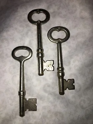 Skeleton Keys 3 Vintage Solid Barrel Antique In A Variety Of Cuts • $9.99