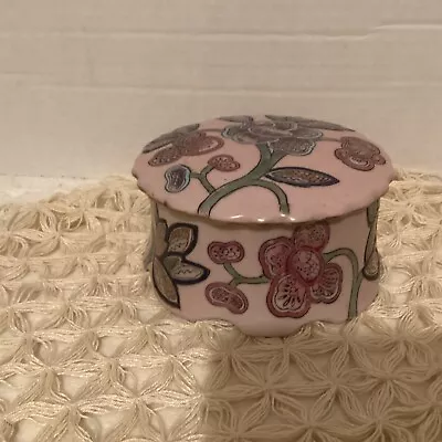 Vintage MACAU Chinese Covered Trinket Dish Floral. • $14.55