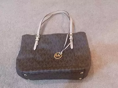 Michael Kors Monogram Purse • $34.99