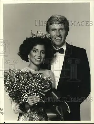 1984 Press Photo Suzette Charles & Gary Collins Host Miss America Pageant • $19.99