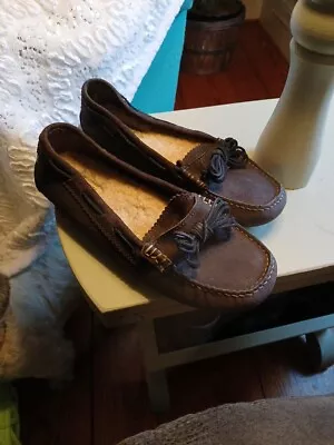 UGG AUSTRALIA CHARCOAL  Slip OnsGREY  GREAT SHAPE NEARLY NEW • $25