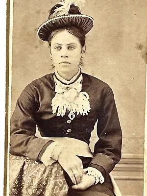 CC8 Cabinet Card Photo 1890-1900's Pretty Lovely Woman Marshall Missouri • $14.97