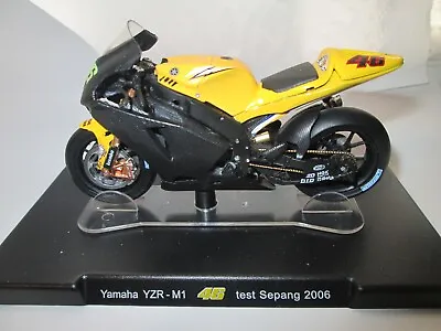 Valentino Rossi Yamaha Yzr-m1 #46 Test Sepang  2006 1-18 Scale Model • £8