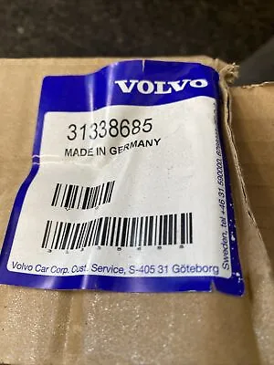 Genuine Volvo Oil Filter Housing With Oil Filter C30 C70 S40 S60 XC60  31338685 • $200