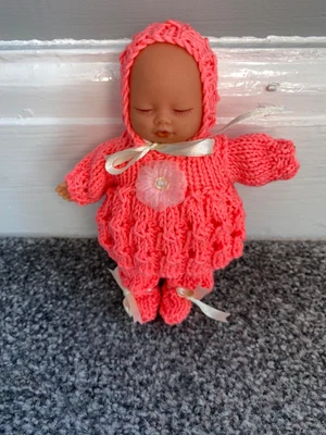 £3.75 • Buy Hand Knitted Clothes - 6” Doll