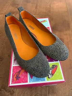 Nara Shoes Women's Borchia Gray Leather Size 6 EUC • $4.80
