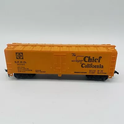 Lindberg 40' Super Chief Reefer SANTA FE REFRIGERATED DISPATCH Rd# 10412 - HO • $15