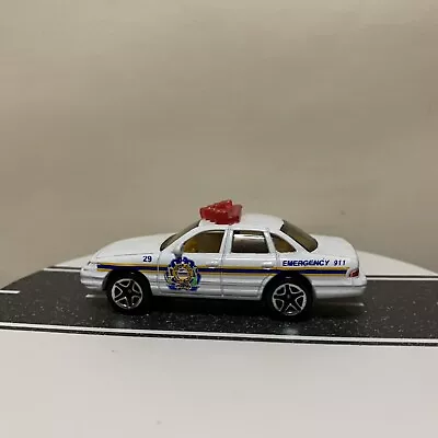 2001 Matchbox Police Patrol #86 Ford Crown Victoria Sedan Car White - 1:64 NRMT • $7.49
