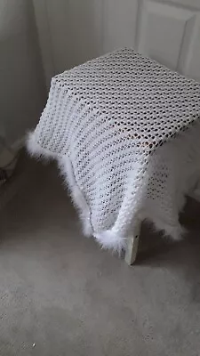 £28.50 • Buy Babies White Hand  Knitted Shawl With Fur Trim 