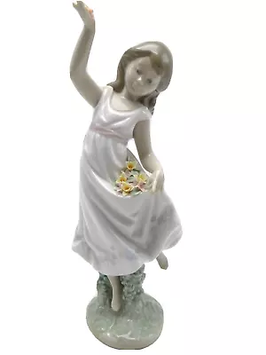 $79.99 • Buy Retired Lladro Garden Dance 1999 Event Figurine 6580G 9½in Hand Painted