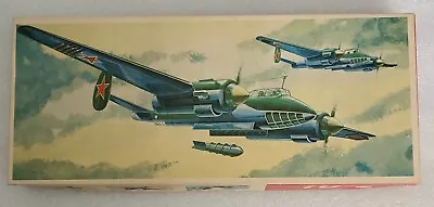 Vintage Flugzeug Modellbaukasten TU-2  1:72 Scale Model Kit  • $19.99