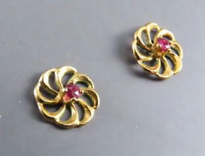 VTG 12K GF YELLOW GOLD FILLED Dainty Stud Earrings PINK RUBY PINWHEEL SETTING • $9.45