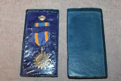 Original Vietnam War Era U.S. Air Force (USAF) Sealed & Boxed Air Medal Set VG • $28.95