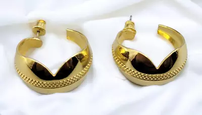 Vintage Chunky Wide Hoop Gold Tone Earrings • $15