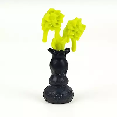 Monster High - Scaris City Of Frights Cafe Cart - Black Vase & Green Plant  Only • $7.49