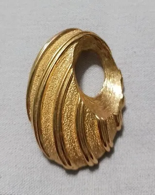 Vintage Gold Tone Signed Monet Pin Brooch Oval With Cut Out 2 Inches • $7.99