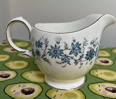 Pretty Vintage Blue / White Colclough Milk Or Cream Jug BRAGANZA  A873 H:9.5cm • £5.99