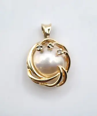 Lady's 14kt Yellow Gold Mabe' Pearl & Diamond Pendant For Necklace • $248