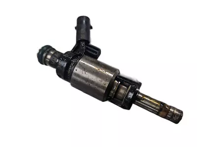 Fuel Injector Single From 2010 Volkswagen Passat  2.0 • $34.95