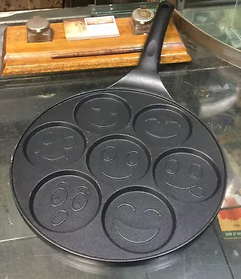 CROFTON Smiley Face Pikelet Pancake Pan Non Stick Emoji Makes 7 Expression Cakes • $25