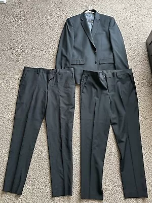 Express Men’s Slim Suit 40R. Pants 34x32. Black. • $80