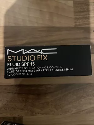 Mac Studio Fix Fluid Spf15 Foundation 30ml- Shade: Nc 18 • £25