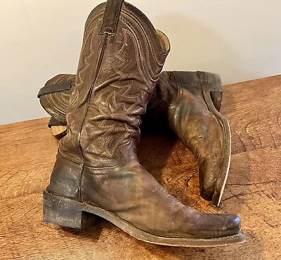 Men’s JUSTIN 9.5 B (narrow Width) Brown Vintage Cowboy Boots - Leather Soles • $22