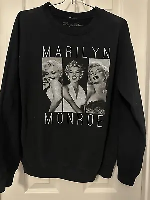 Marilyn Monroe - Black & White Photos - Graphic Crewneck Sweatshirt - S • $18